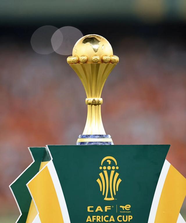 实现中超三连冠、队史第4冠，海港官方社媒发文庆祝（海港三连霸中超、收获队史第4冠，官方社媒发文庆贺）