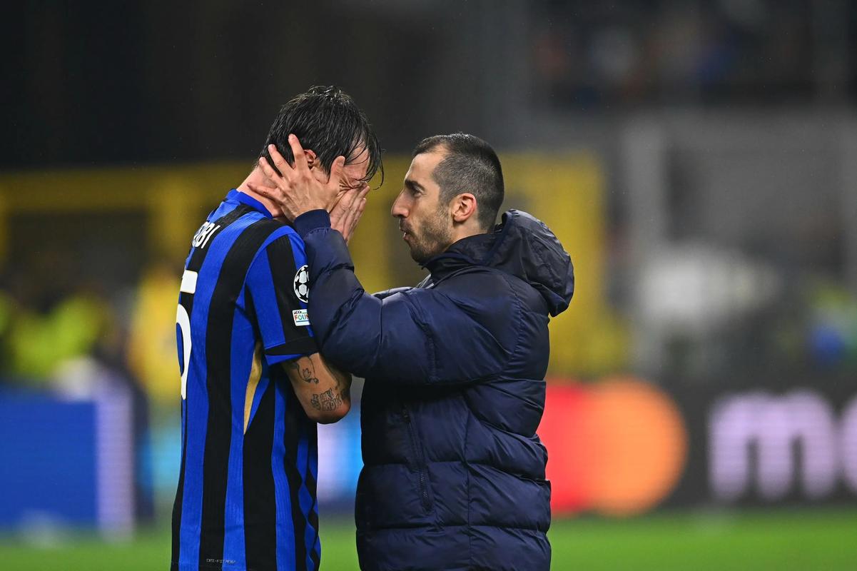 欧冠战报：里奥斯传射巴雷罗破门，本菲卡2-0完胜那不勒斯（欧冠：里奥斯一传一射，巴雷罗建功，本菲卡2-0击败那不勒斯）