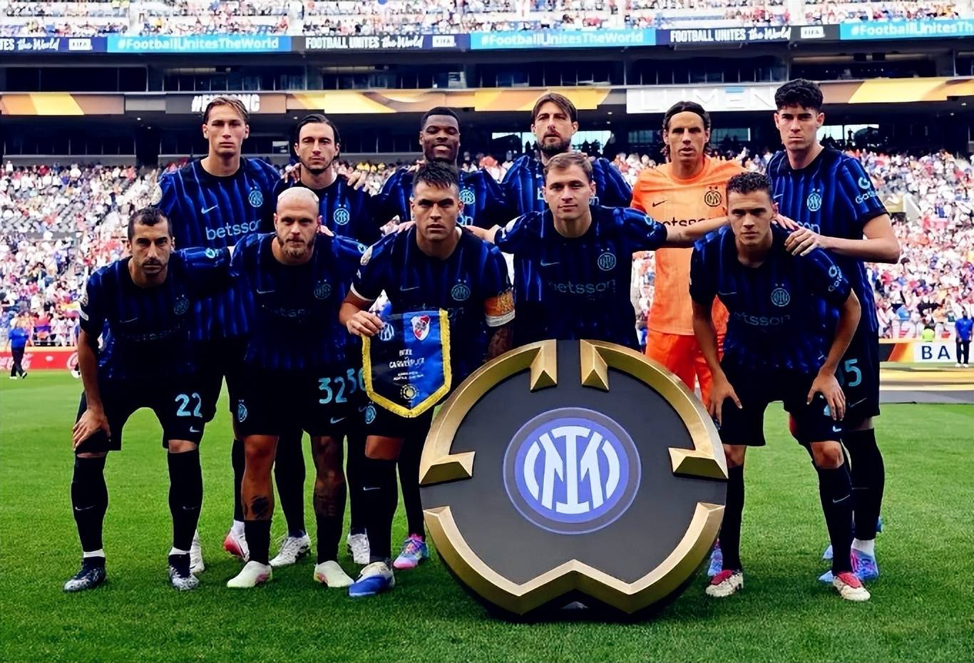 输给米兰后拉齐奥对主裁判不判罚点球不满，决定新闻沉默（负于米兰后，拉齐奥不满主裁未判点球，宣布媒体静默）