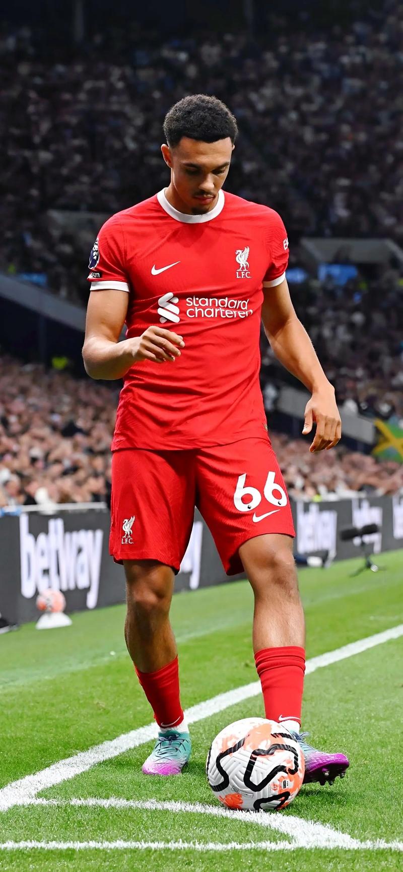 3大矛盾，1个核心！解析萨拉赫与利物浦走向决裂的270天！（三大分歧、一个症结：萨拉赫与利物浦270天决裂全解析）