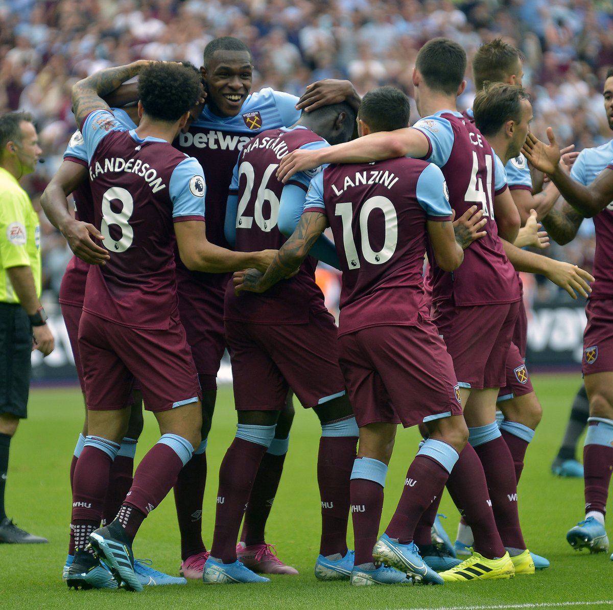 王曼昱横扫华裔名将，王楚钦11-4降维打击，国乒8-0韩国豪取5连胜（王曼昱横扫华裔劲敌，王楚钦11-4统治全场，国乒8-0韩国豪取五连胜）