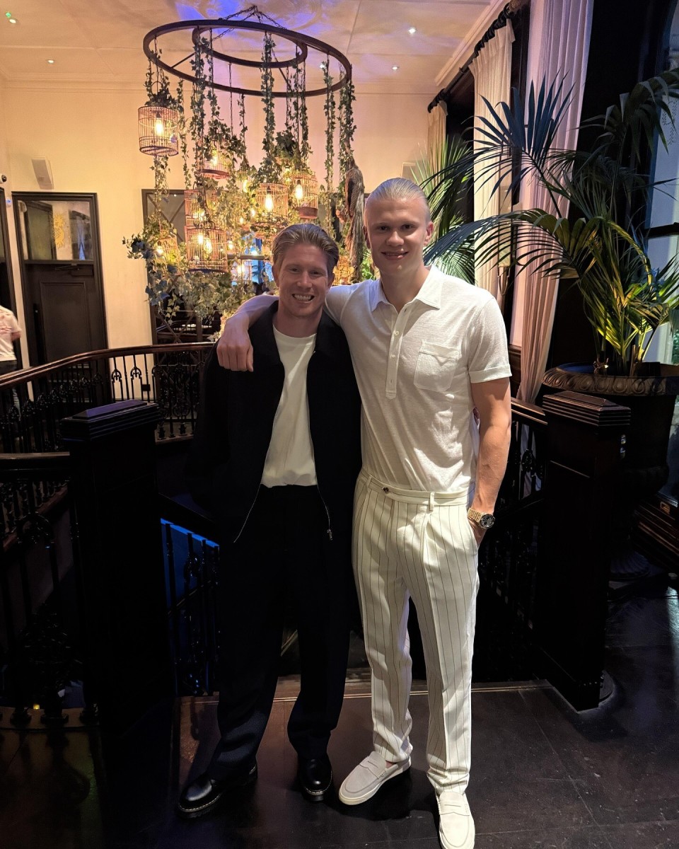 曼晚：巴莱巴在非洲杯遭遇伤病，若不严重曼联将继续追求他（曼晚：巴莱巴非洲杯受伤，若伤情无大碍曼联仍将推进引进）